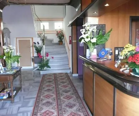 De La Hotel 3*