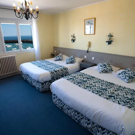 Hotel De La 3*