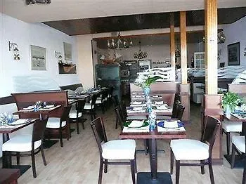 Hotel De La 3*